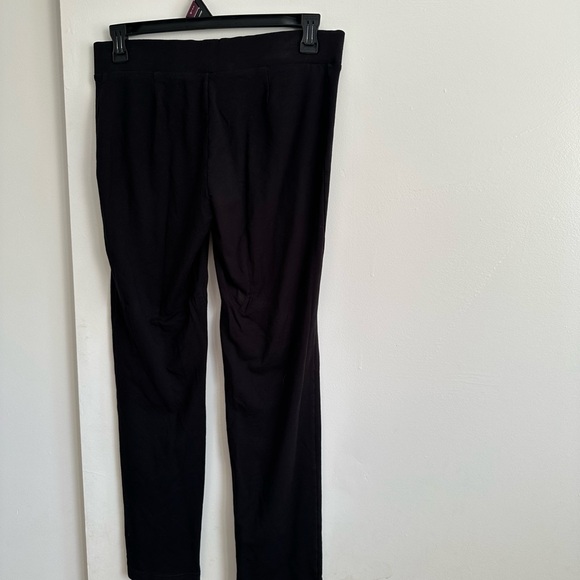 Classic Black Women's Cropped Pants - Picture 6 of 10